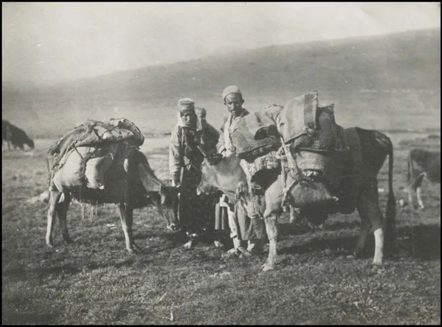 Bilim kurgu değil Türk boylarının 111 yıllık fotoğrafları. Gizemli heykeller, gelişmiş aletler, tanıdık kıyafetler (106 fotoğrafla gizemli Türk tarihi) 51