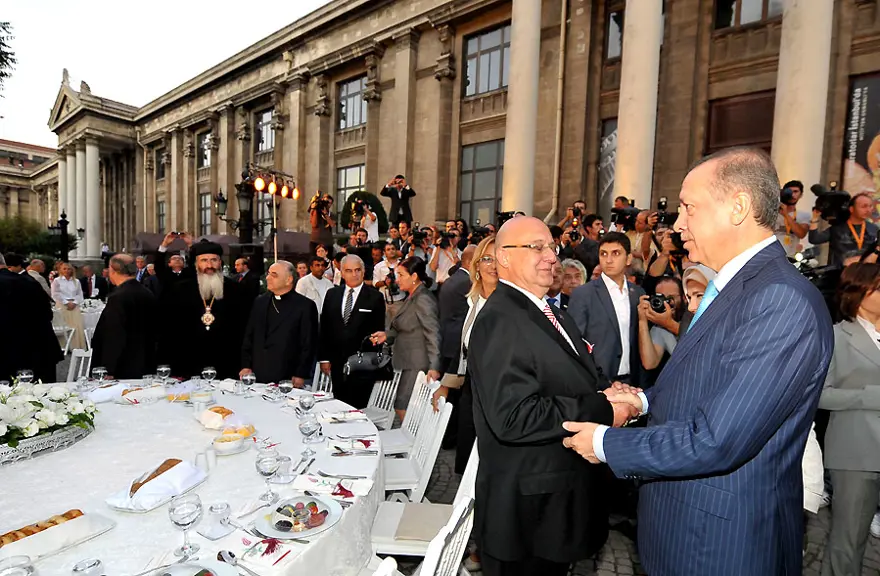 Azınlık temsilcileriyle iftar 5