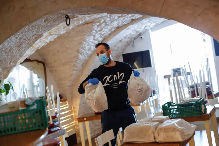 İtalya'da restoran ve kuaförlerin açılış tarihi öne çekiliyor 4