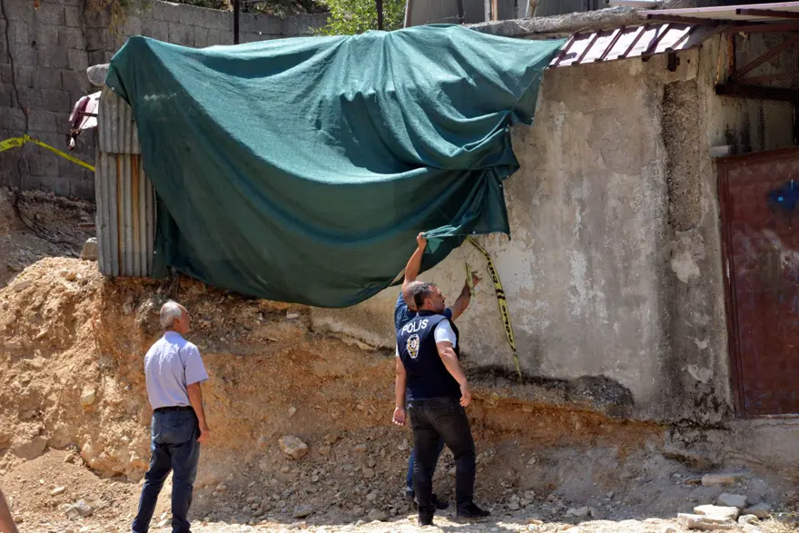 Kazıda kemikler bulundu: 25 yıl sonra cinayete kurban gittikleri anlaşıldı 12