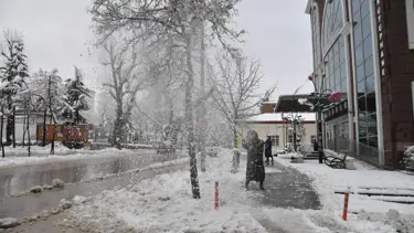Isparta'da elektrik hatlarındaki arızaların giderilmesinin ardından uzaktan eğitim başladı