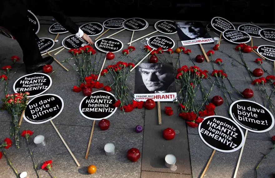 WSJ: Türkiye'deki en büyük gösteri WSJ: Türkiye'deki en büyük gösteri