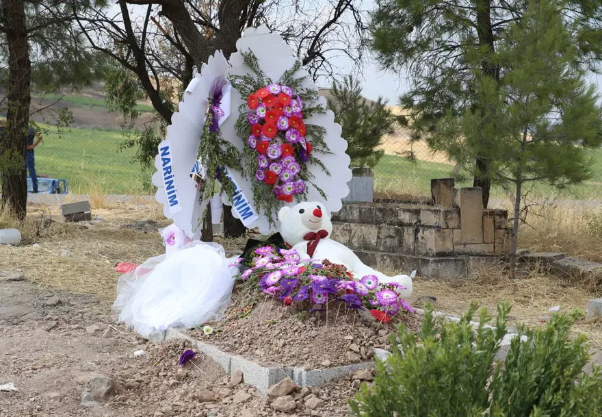 Narin'i kim öldürdü? Narin Güran'ın ölüm nedeni araştırılıyor: "Kara kutu anne" 8