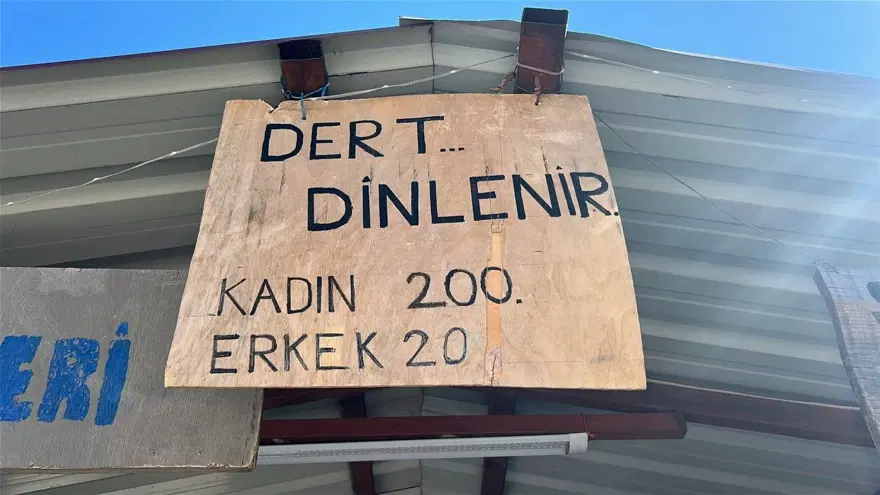Astığı tabela ilgi odağı oldu: "Dert dinlenir; kadın 200 TL, erkek 20 TL" 3