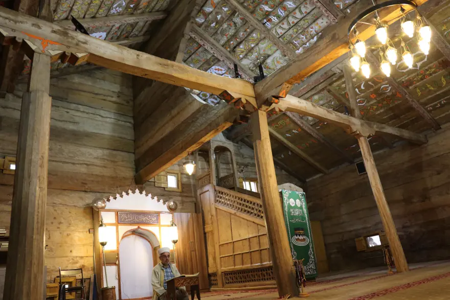 Çivisiz cami, 8 asırdır ayakta 12