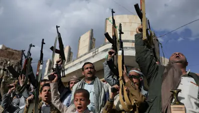 Husiler, ABD’li petrol şirketlerine ait gemileri hedef alacak