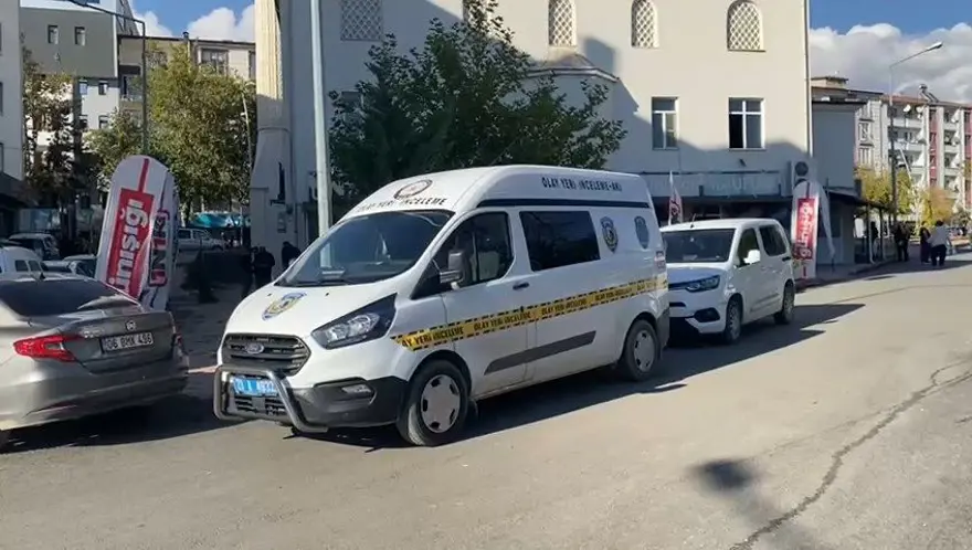 Elazığ'da gazeteciye silahlı saldırı 3 Elazığ'da gazeteciye silahlı saldırı 3