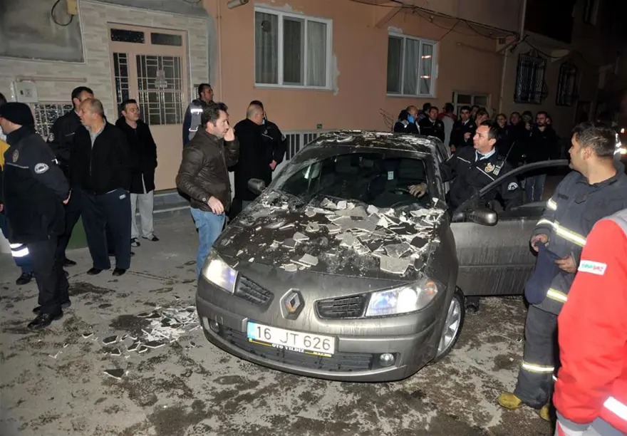 Yangında mahsur kalanları itfaiye kurtardı 
