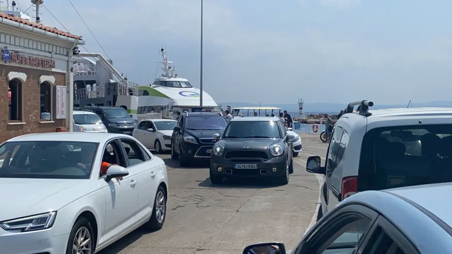 Bozcaada'ya akın akın geliyorlar 1