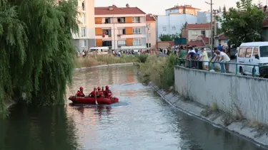 Sulama kanalına düşen çocuğu kurtardı, kendi kurtulamadı