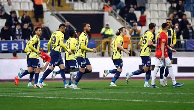 Cenk Tosun'un yeni adresi Uzak Doğu: Fenerbahçe anlaşmaya vardı