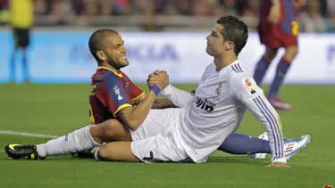 Dani Alves'e göre Ronaldo fazla ön planda