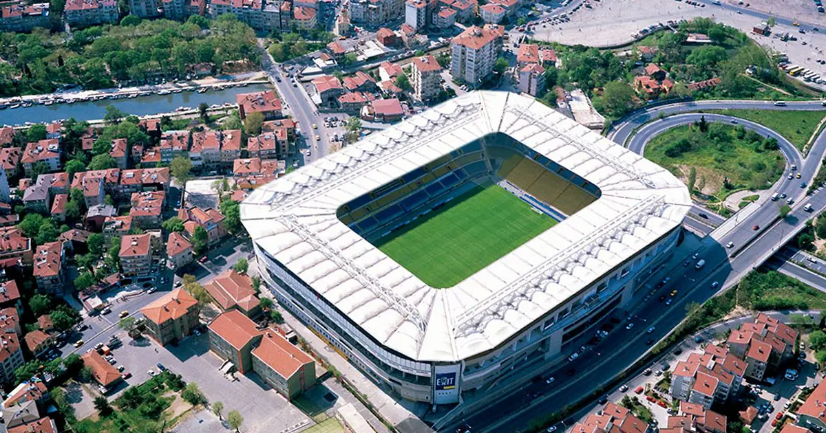 Dev derbide 32 kamera, iki spikerli anlatım