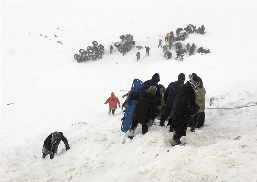 Van'da çığ felaketinin olduğu bölgeden fotoğraflar 10