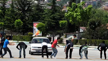 Yaya geçidinde birdirbir