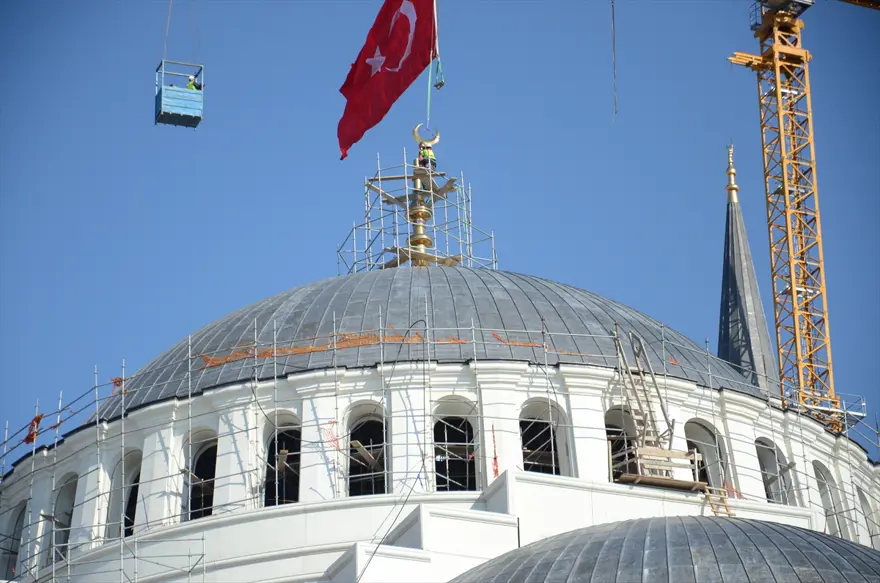 Çamlıca Camisi'nin alemi törenle yerleştirildi 10 Çamlıca Camisi'nin alemi törenle yerleştirildi 10