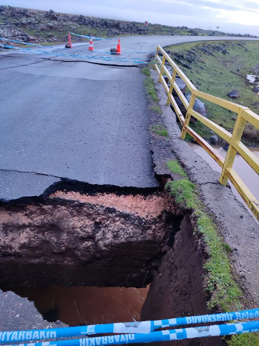 Diyarbakır’da şiddetli sağanak: Çaytaştı, köprü yıkıldı 5