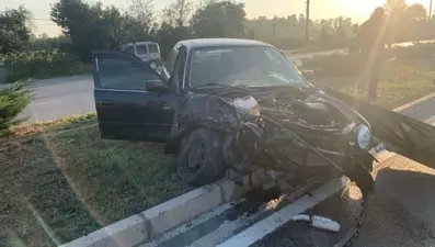 Otomobil, öğrenci servisi ile çarpıştı: 5 yaralı