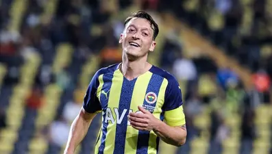 Fenerbahçe'ye Mesut Özil'den kötü haber