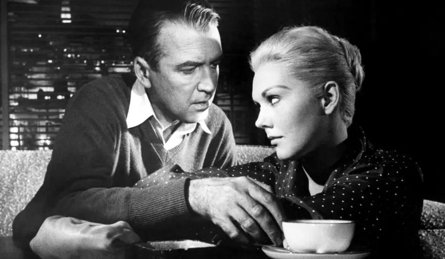 HITCHOCK'UN EN SEVİLEN YAPIMLARINDAN BİRİ 5 HITCHOCK'UN EN SEVİLEN YAPIMLARINDAN BİRİ 5