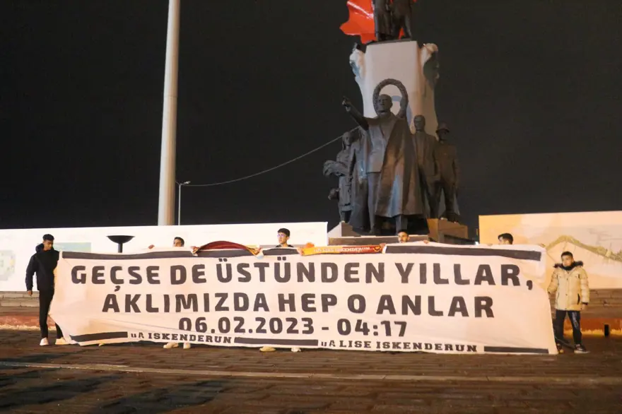 Depremin 2. yılında kayıplar anılıyor 21