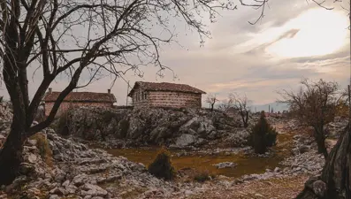 Yıllara meydan okuyan tarihi 'düğmeli evler' turizme kazandırılıyor