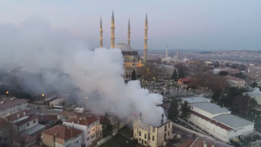 Edirne'de tarihi müftülük binasında yangın 19