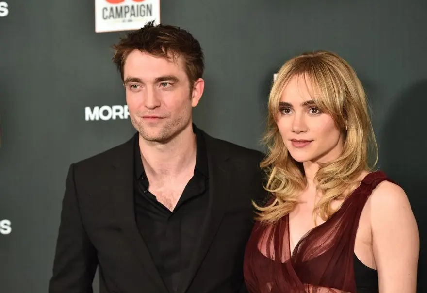 Suki Waterhouse ve Robert Pattinson çifti bebek bekliyor 4 Suki Waterhouse ve Robert Pattinson çifti bebek bekliyor 4