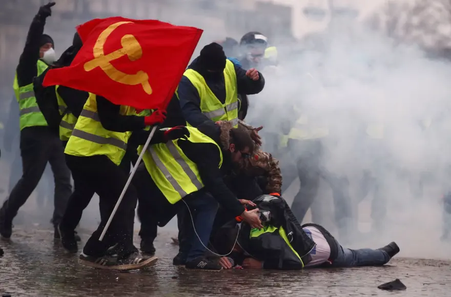 Paris'te 167 sarı yelekli gözaltına alındı 13
