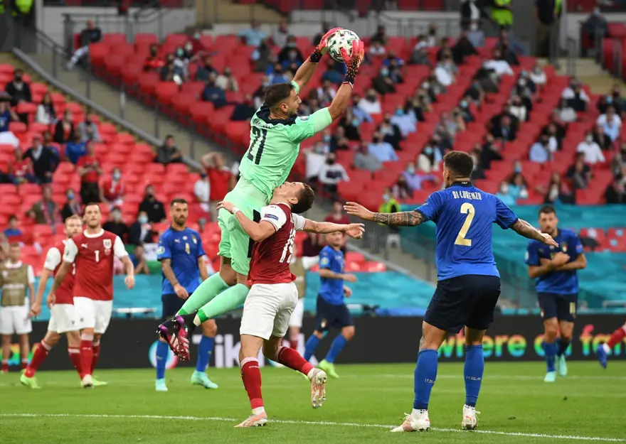 EURO 2020'nin en iyi oyuncusu Donnarumma 5