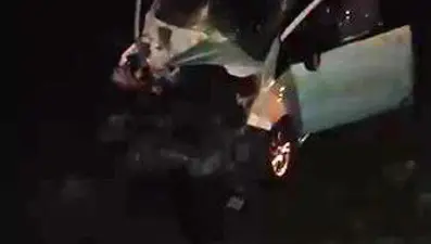 Hafif ticari araç ile traktör çarpıştı: 2 yaralı