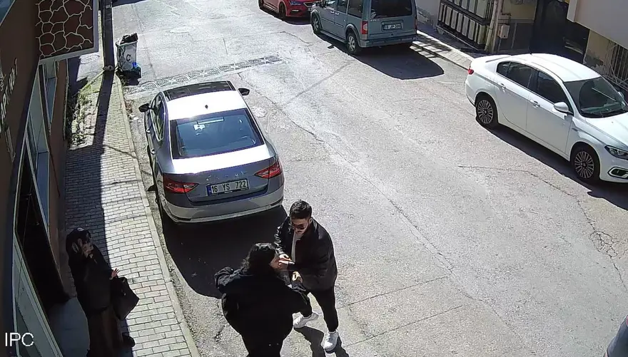 Eşini canice katleden adam kızını da öldürmekle tehdit etmiş 4 Eşini canice katleden adam kızını da öldürmekle tehdit etmiş 4
