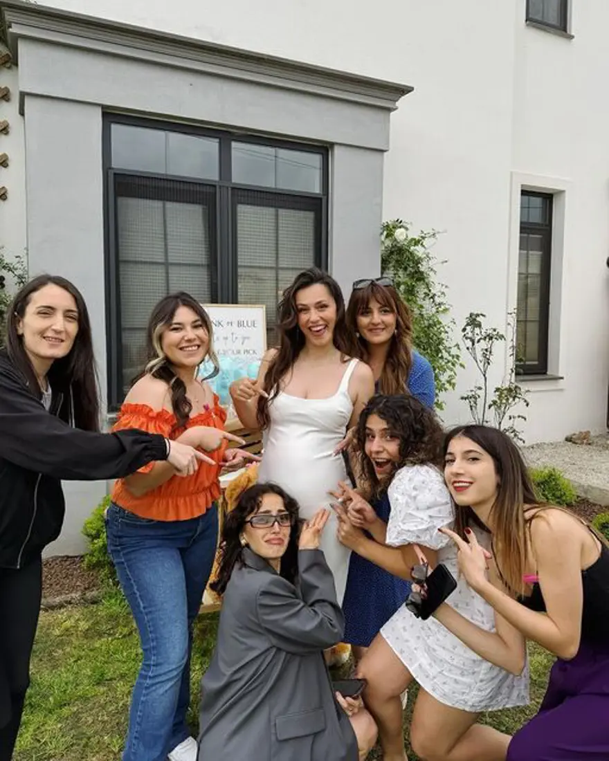 Dilan Telkök ile Berkay Hardal'ın bebeğinin cinsiyeti belli oldu 2 Dilan Telkök ile Berkay Hardal'ın bebeğinin cinsiyeti belli oldu 2