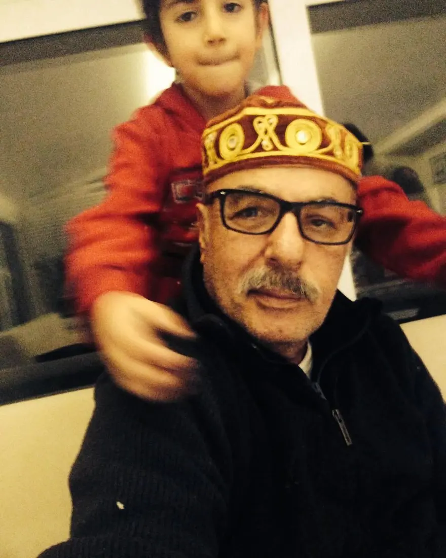 Ferdi Tayfur'un oğlu Taha günler sonra paylaştı: Sensiz ilk doğum günüm 2 Ferdi Tayfur'un oğlu Taha günler sonra paylaştı: Sensiz ilk doğum günüm 2