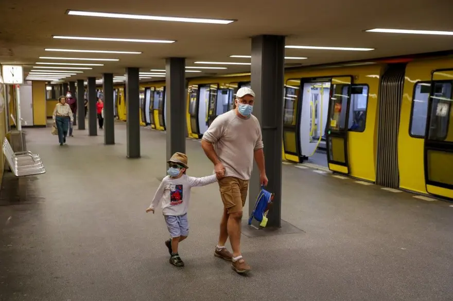 Karantinayı adım adım kaldıran Almanya'da endişelendiren gelişme 11