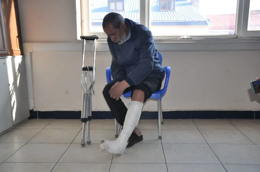 Her gün farklı bir engelli rolüyle dileniyordu, bir anda yürümeye başladı: 19 suç kaydı çıktı 