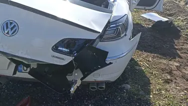 Patlayan çakmak gazları aracı pert etti: 2 yaralı