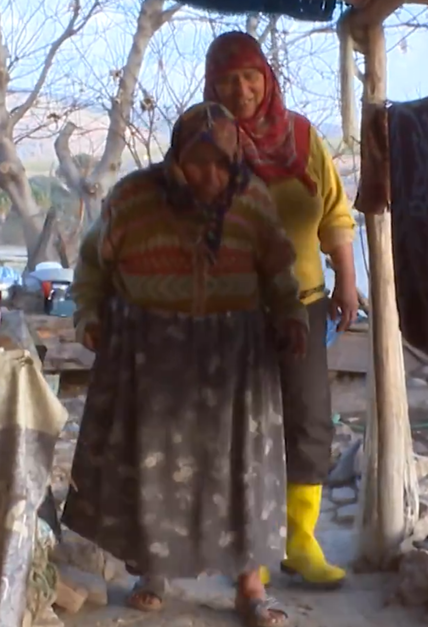 Hataylı Robinsonlar: Anne ve kızı adada yıllardır tek başlarına 1