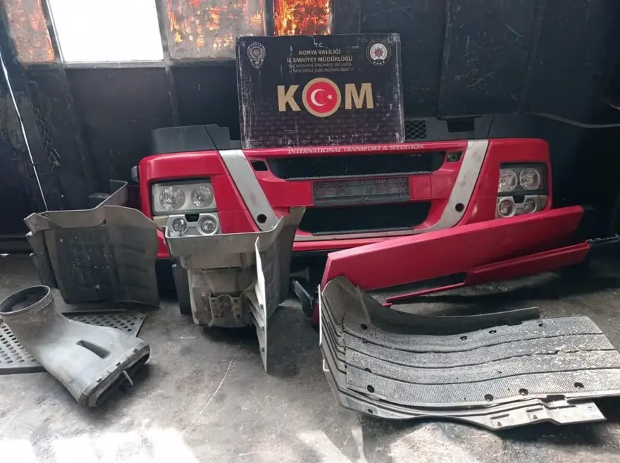 Uluslararası oto kaçakçılarına yönelik 'Fren Operasyonu'nda 12 gözaltı 12