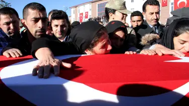 Hakkari'de şehit olan askerlere veda