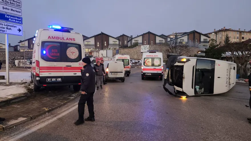 AMBULANS DA KAZA YAPTI 3 AMBULANS DA KAZA YAPTI 3