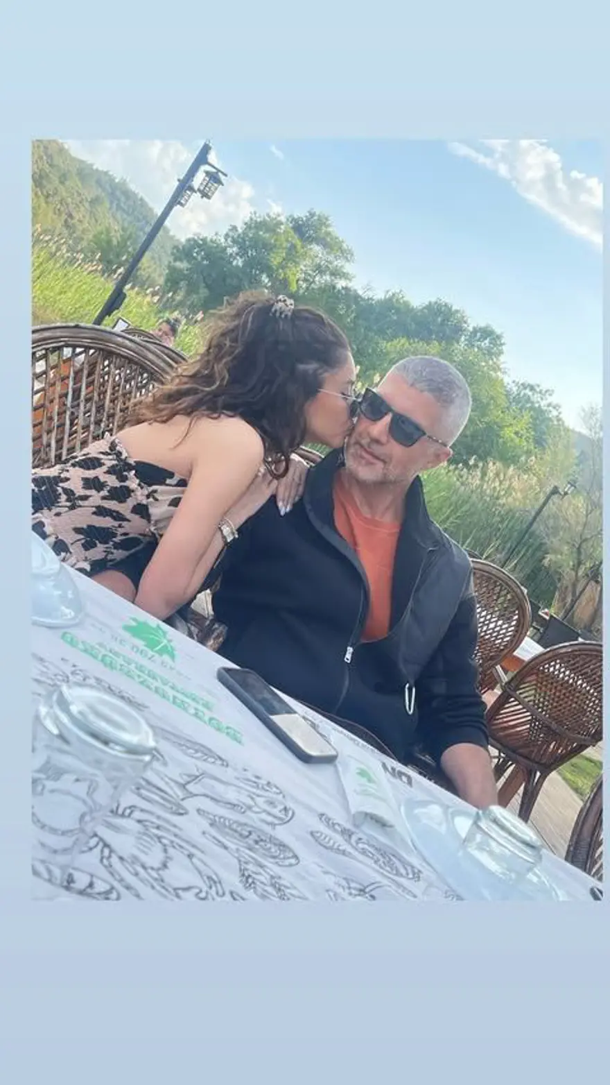"Çekirdek ailemi korumaya alıyorum" demişti: Özcan Deniz 2'nci evlilik yıl dönümünü kutladı 20