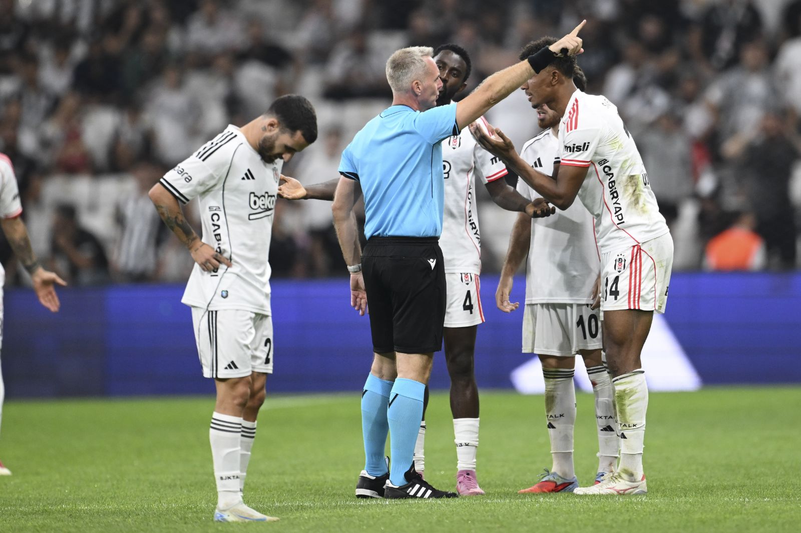 Beşiktaş'ın Avrupa macerası sona erdi: Taraftartan tepki!