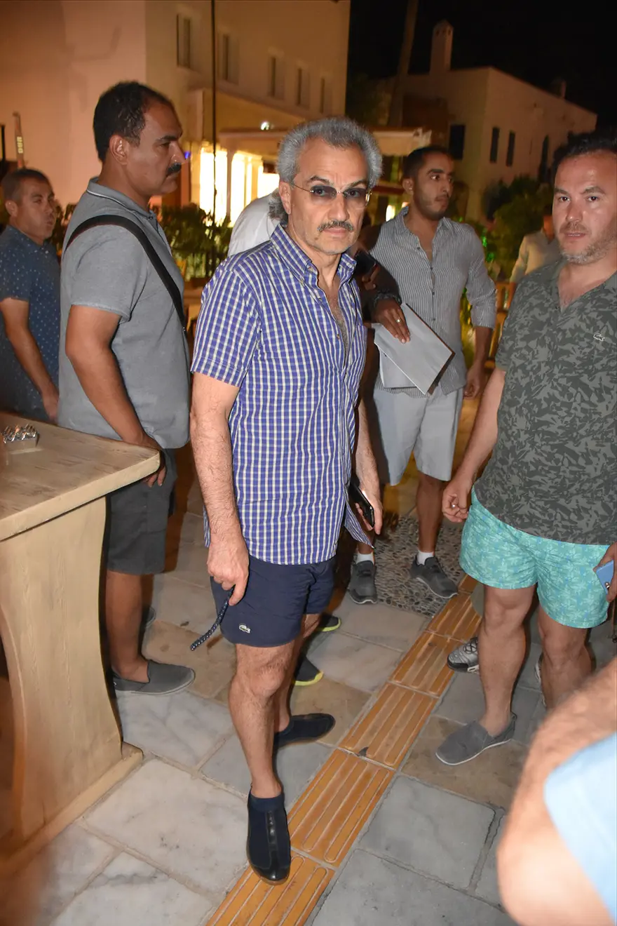 Suudi prens koruma ordusuyla Bodrum sokaklarında 4