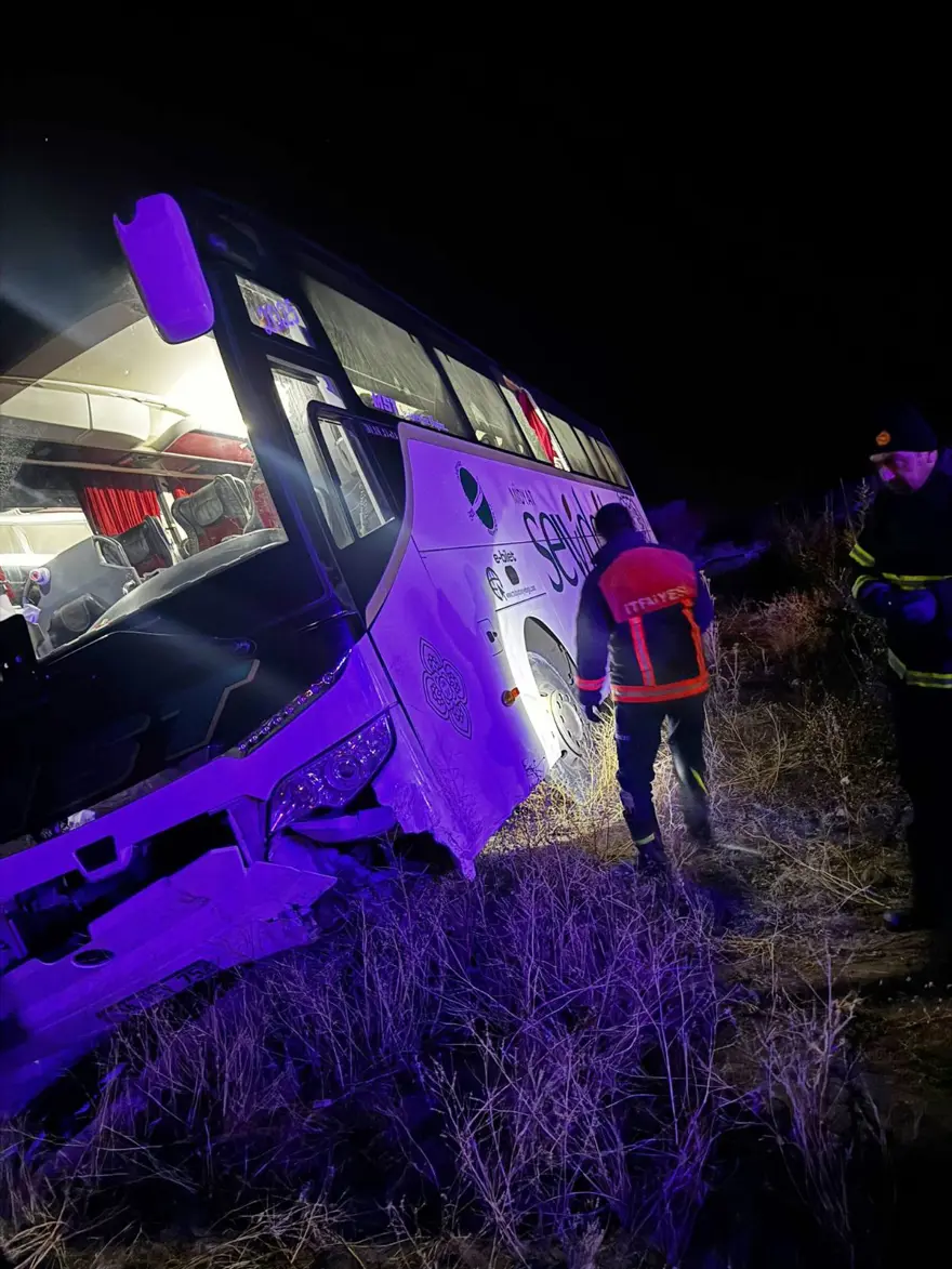 Yolcu otobüsü kazasında şoförden "tavuk sote" iddiası: "Seyir halindeyken bayılmışım" Yolcu otobüsü kazasında şoförden "tavuk sote" iddiası: "Seyir halindeyken bayılmışım"