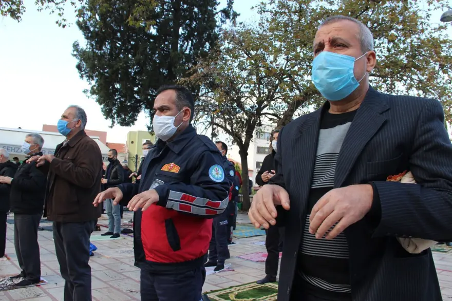 Cuma namazının ardından 'Yağmur duası' yapıldı 25