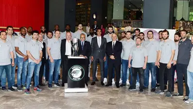 Darüşşafaka Basketbol Takımı'ndan Ferit Şahenk'e ziyaret