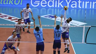 Halkbank, Efeler Ligi’nde şampiyon oldu