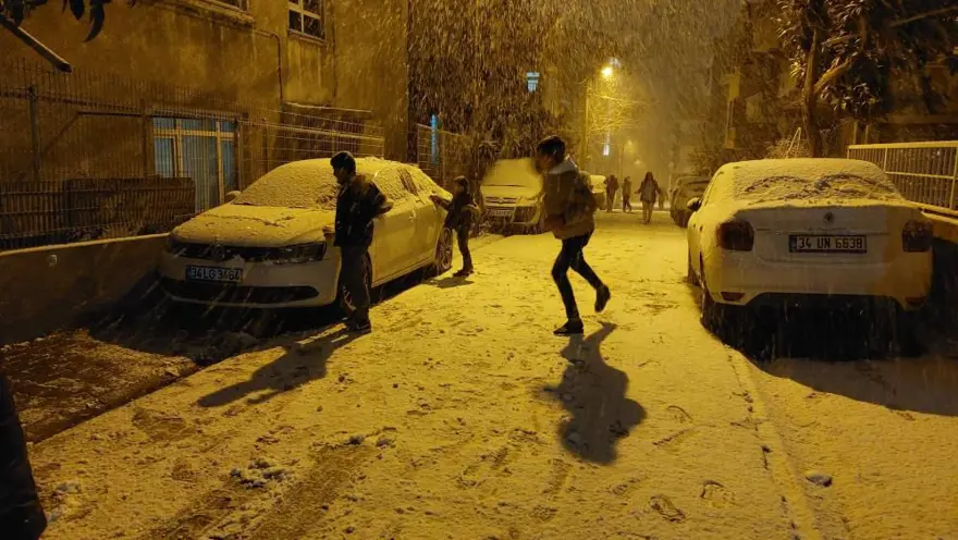 İstanbul'da İzlanda kışı: Kar yağışı etkili oluyor 4
