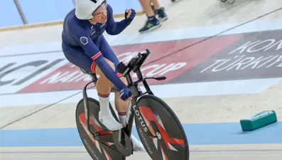 Bisiklette dünya 1 saat rekoru kırıldı